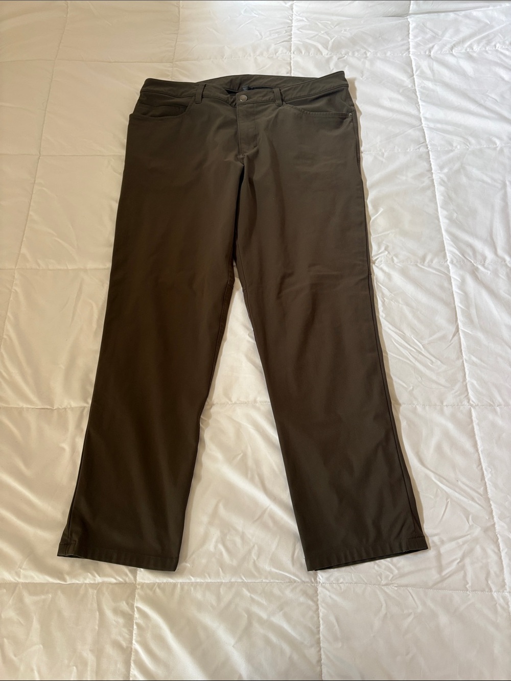 lululemon athletica Men's ABC Classic Fit Dark Olive Chinos